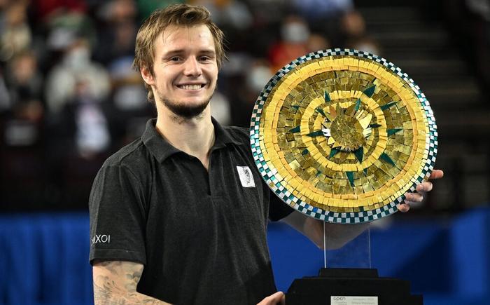 打到一线队 打到一线队