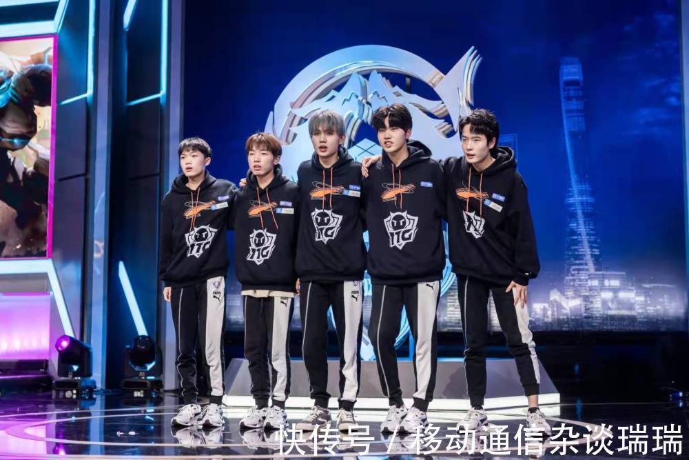 育新高地 育新高地